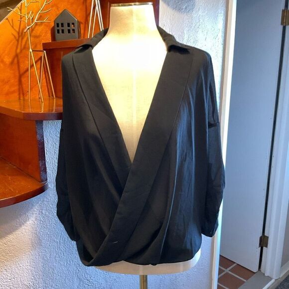 About A Girl Womens Collared Plunging Neck Roll Tab Sleeve Blouse Black Small - Picture 8 of 8